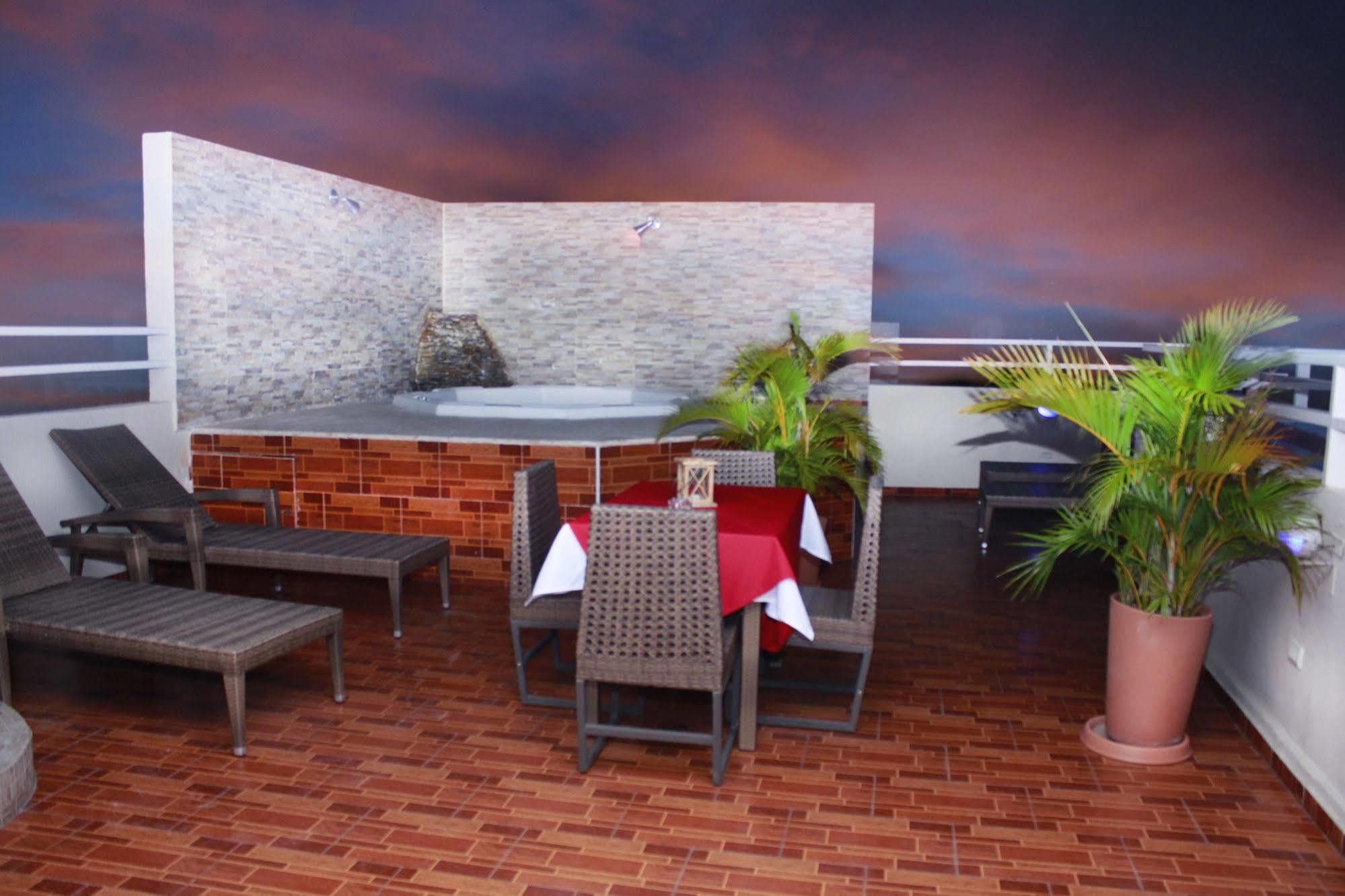 Hotel La Morada Santo Domingo Exterior photo